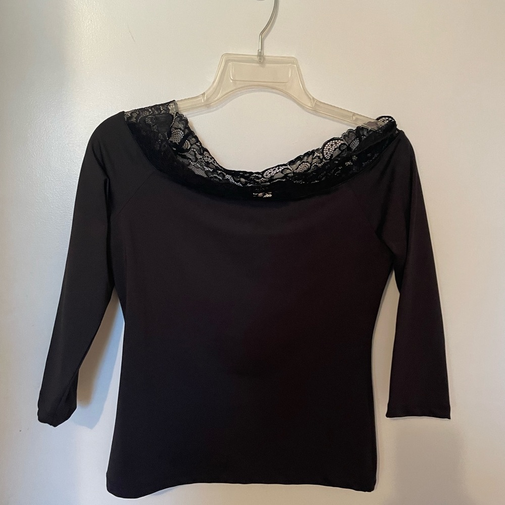 Venus size small lace trim crop top new but Venus doesn’t have tags